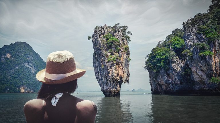 La baie de Phang Nga : un incontournable en Thaïlande